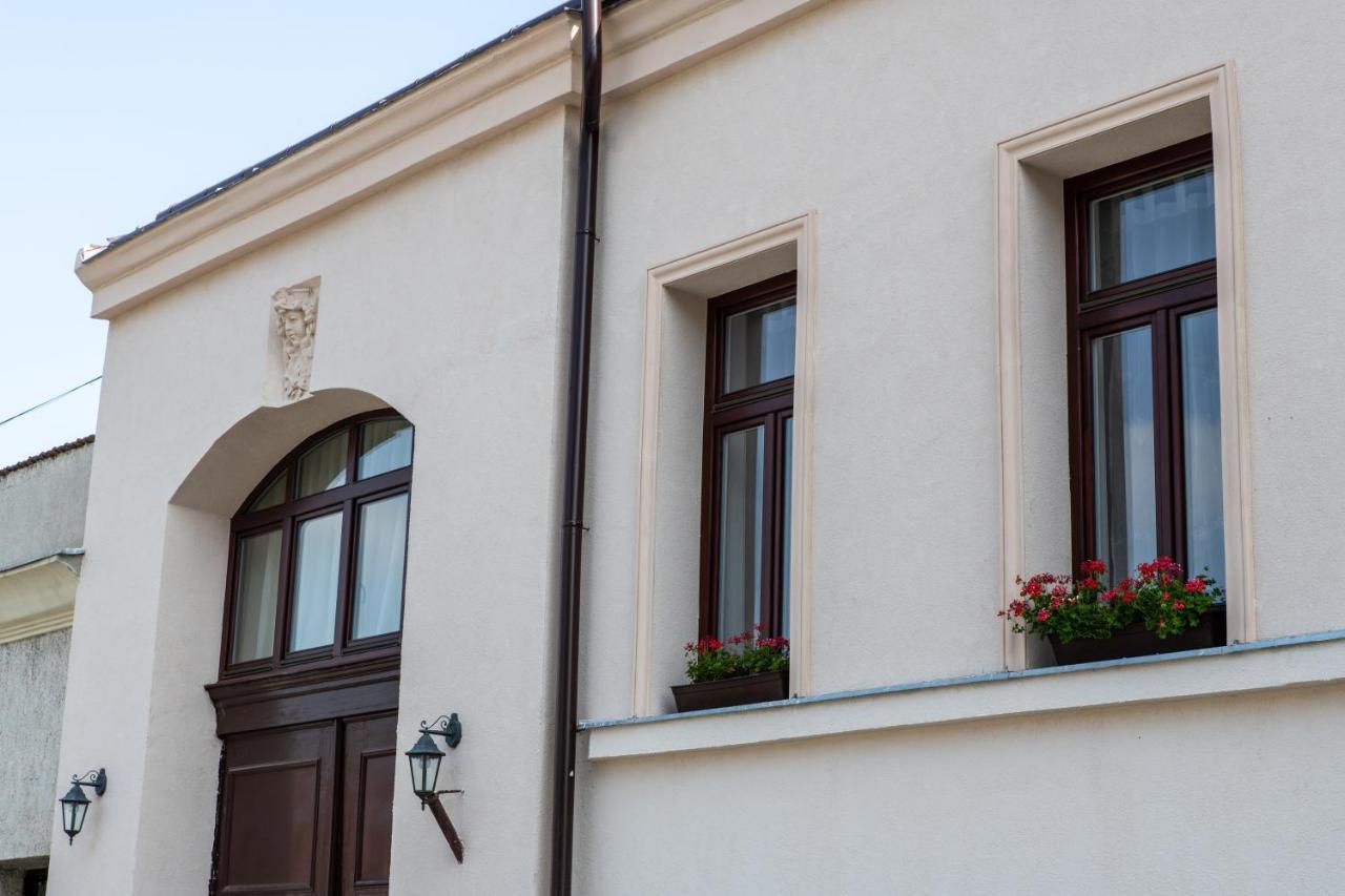 Fenyes Vinorium Bed and Breakfast Sopron Exteriör bild