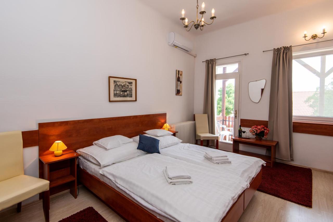 Fenyes Vinorium Bed and Breakfast Sopron Exteriör bild