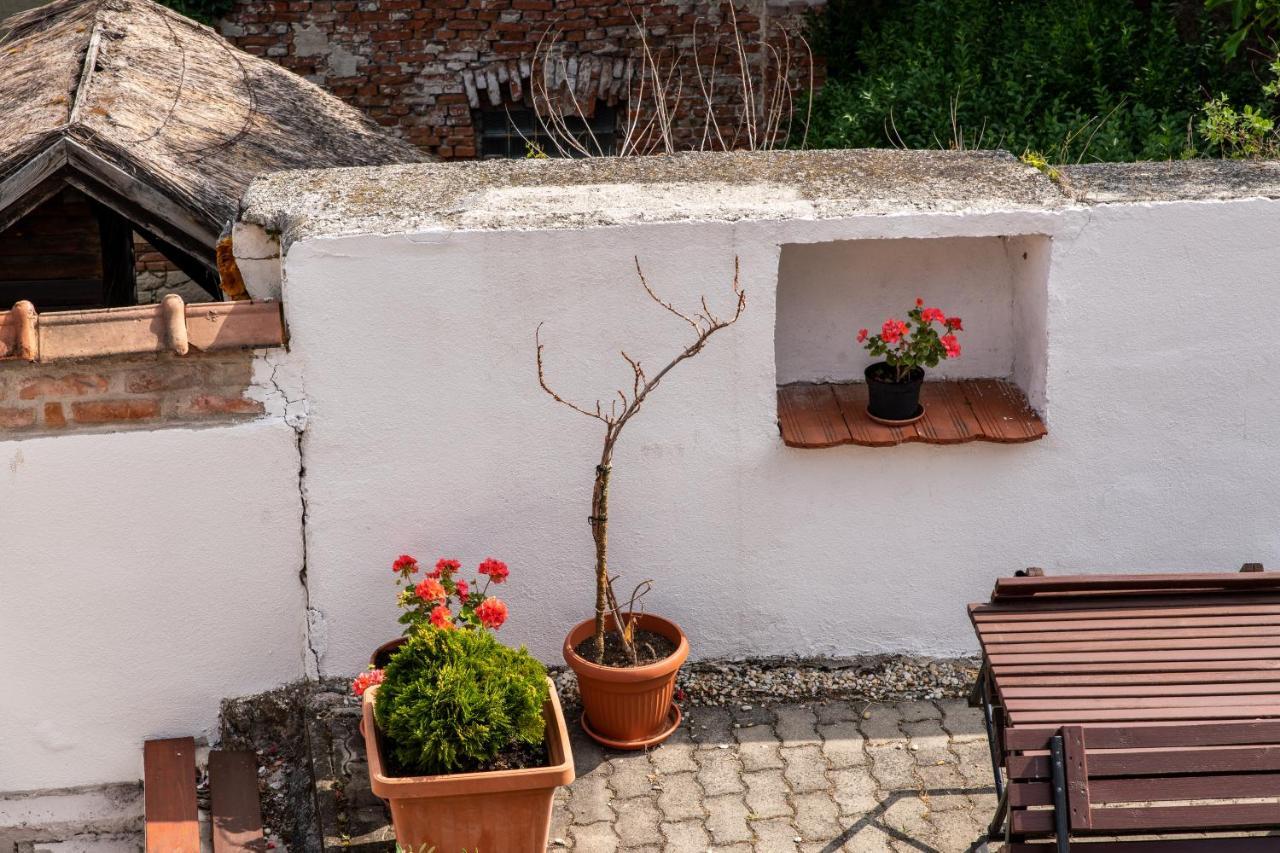 Fenyes Vinorium Bed and Breakfast Sopron Exteriör bild