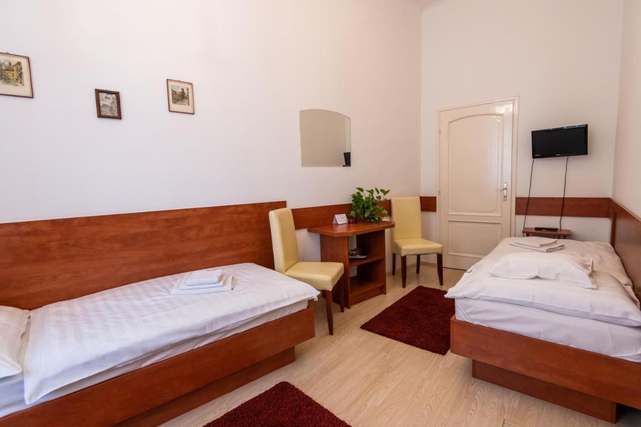 Fenyes Vinorium Bed and Breakfast Sopron Exteriör bild