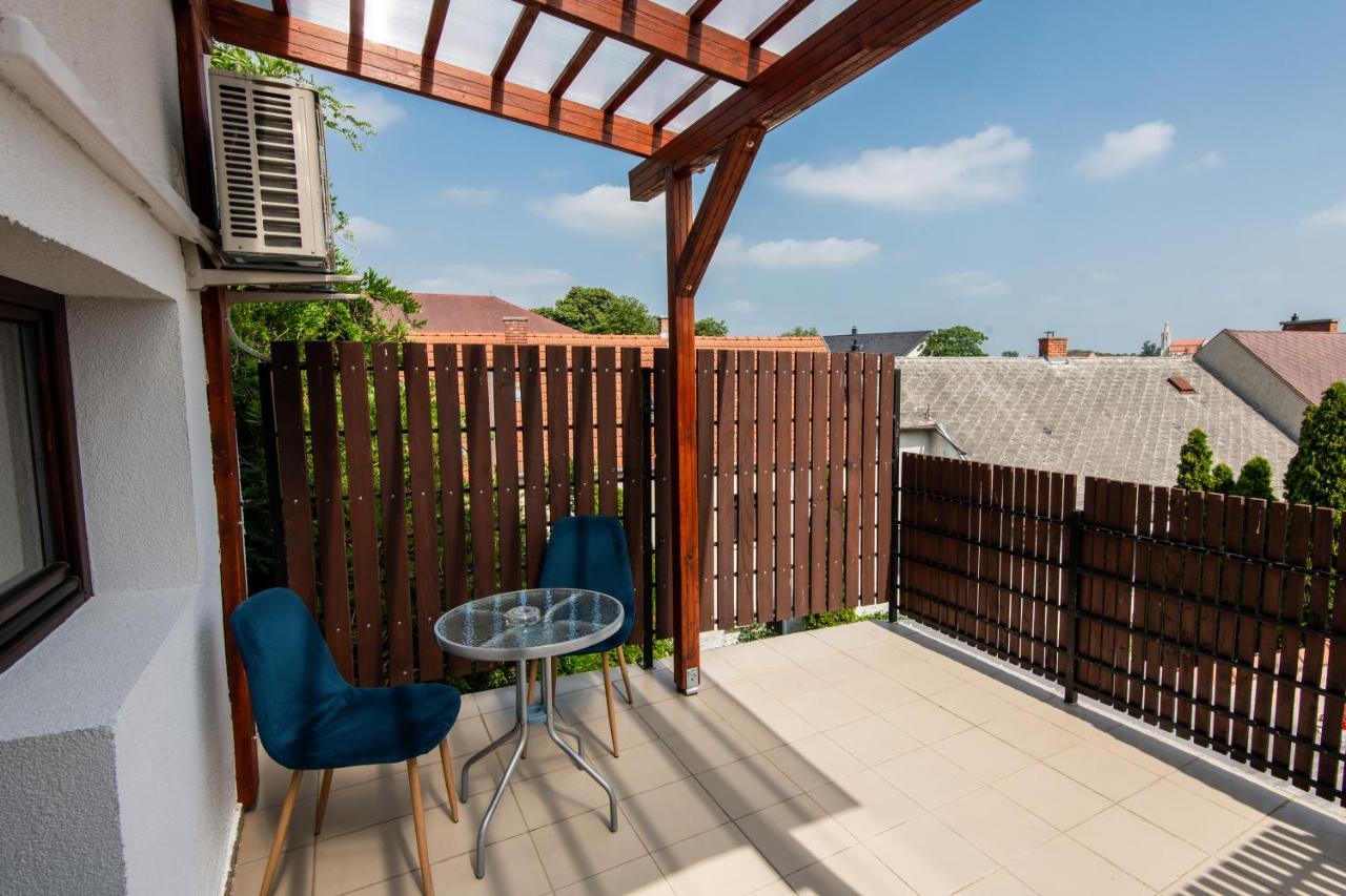 Fenyes Vinorium Bed and Breakfast Sopron Exteriör bild