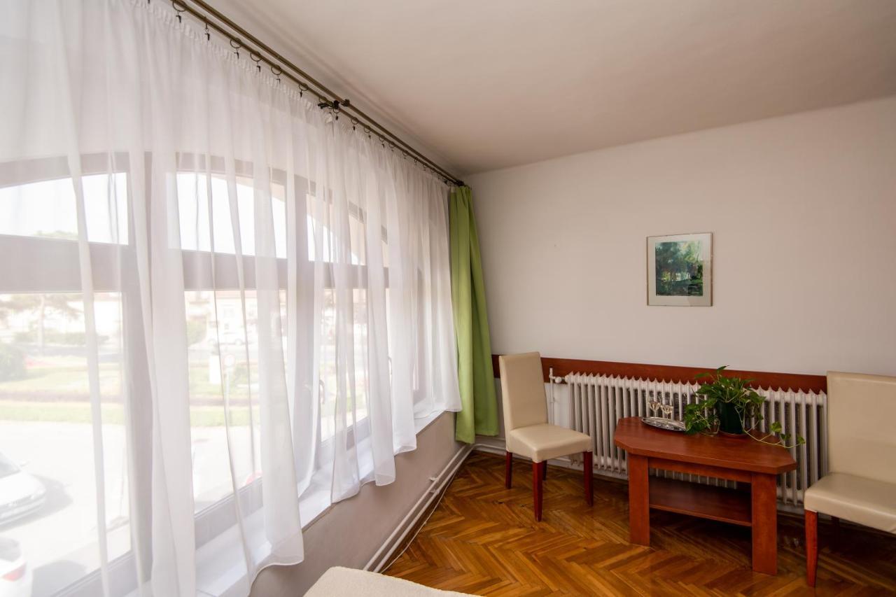 Fenyes Vinorium Bed and Breakfast Sopron Exteriör bild