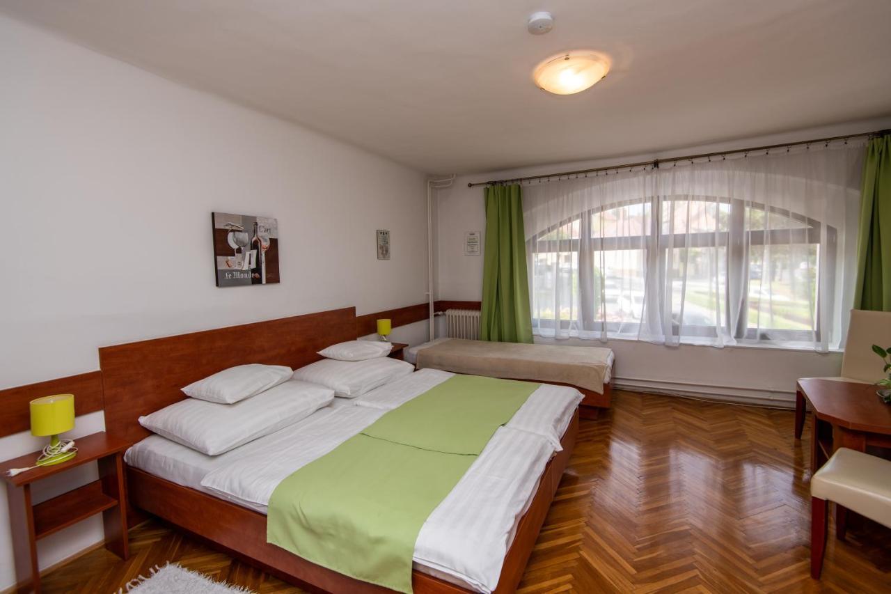 Fenyes Vinorium Bed and Breakfast Sopron Exteriör bild